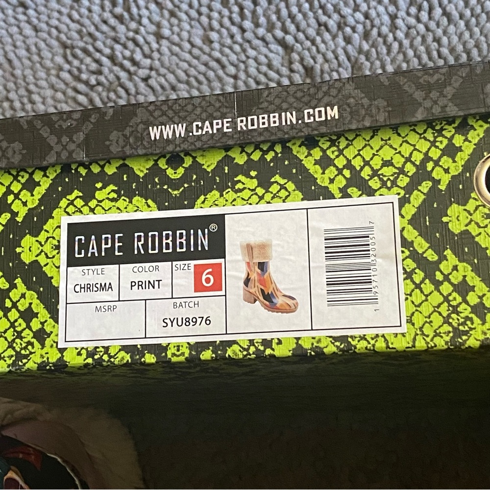 Cape Robbin Multicolor Geometric Winter Boots NWB… - image 10